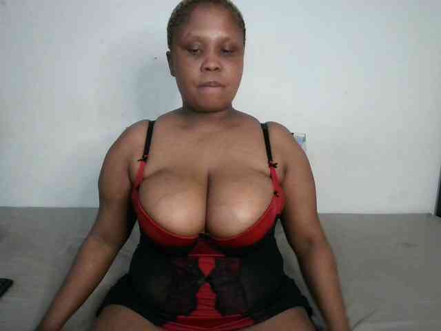 BIGTITTISXX webcam