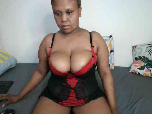 BIGTITTISXX webcam