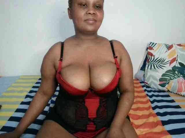 BIGTITTISXX webcam