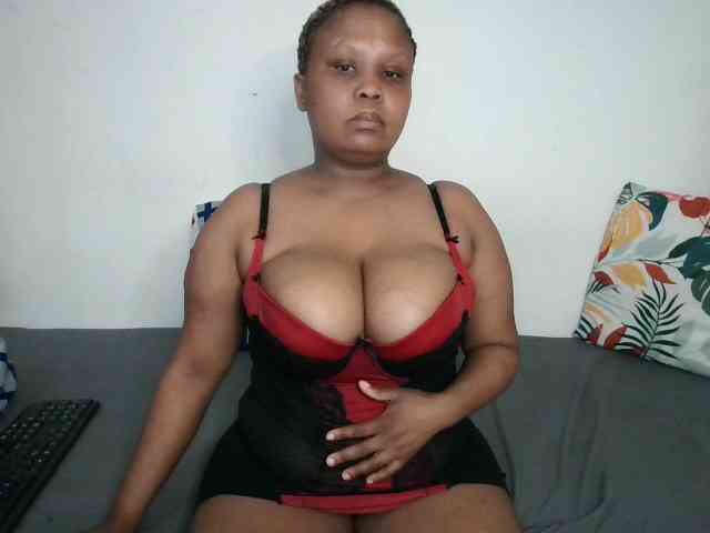 BIGTITTISXX webcam