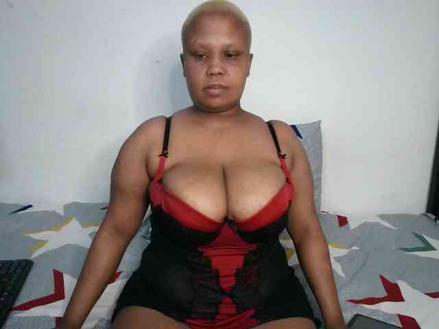 BIGTITTISXX webcam