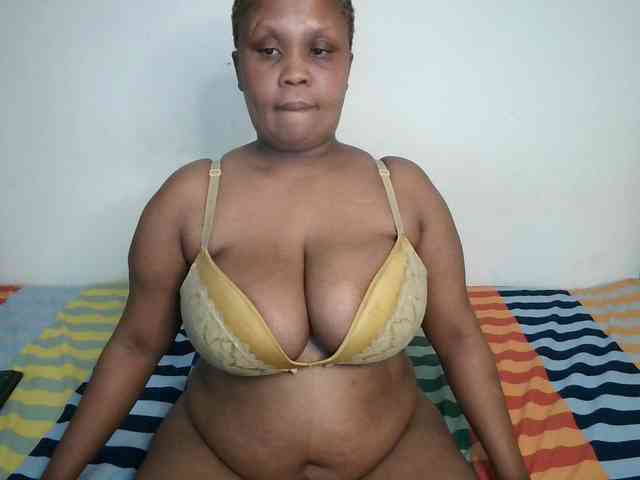 BIGTITTISXX webcam