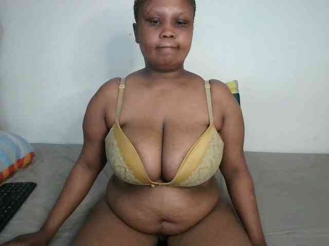 BIGTITTISXX webcam
