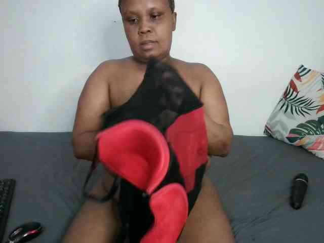 BIGTITTISXX webcam