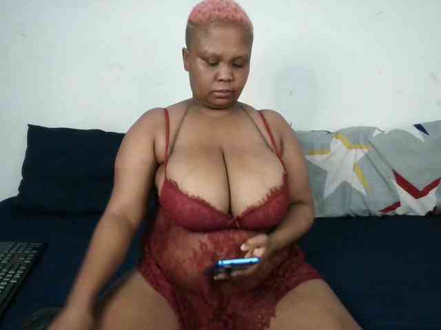BIGTITTISXX webcam