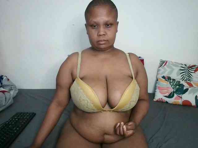 BIGTITTISXX webcam