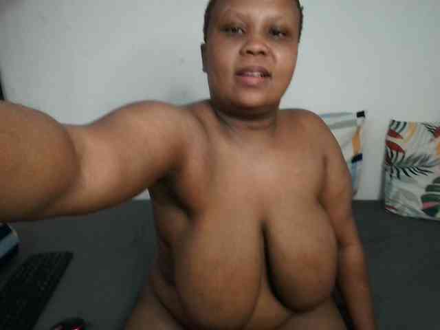 BIGTITTISXX webcam
