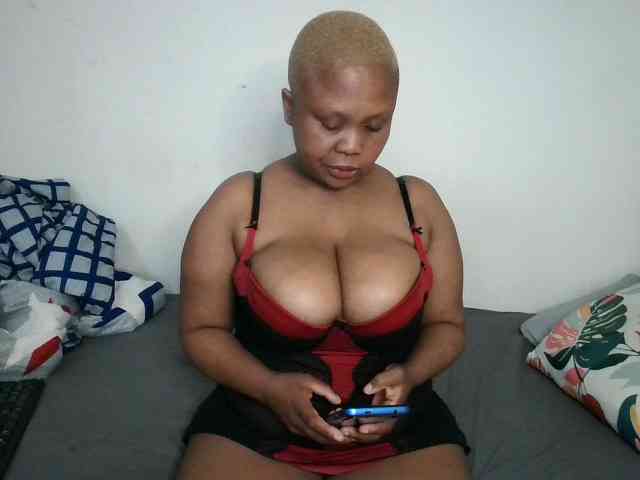 BIGTITTISXX webcam