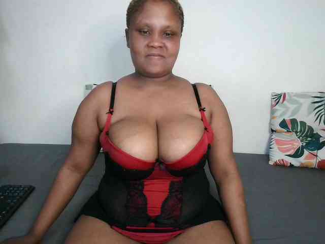 BIGTITTISXX webcam