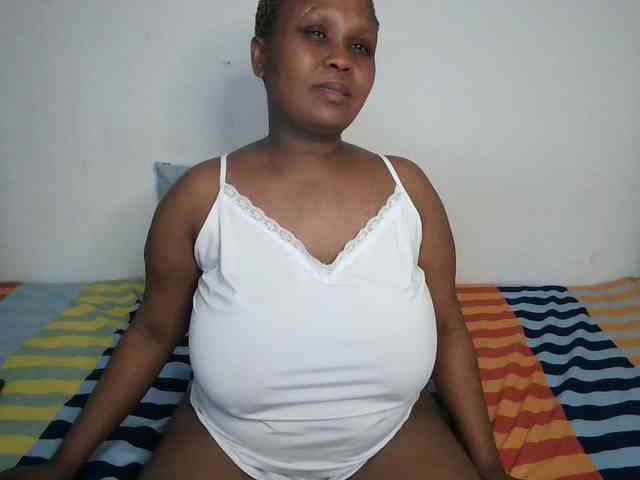 BIGTITTISXX webcam