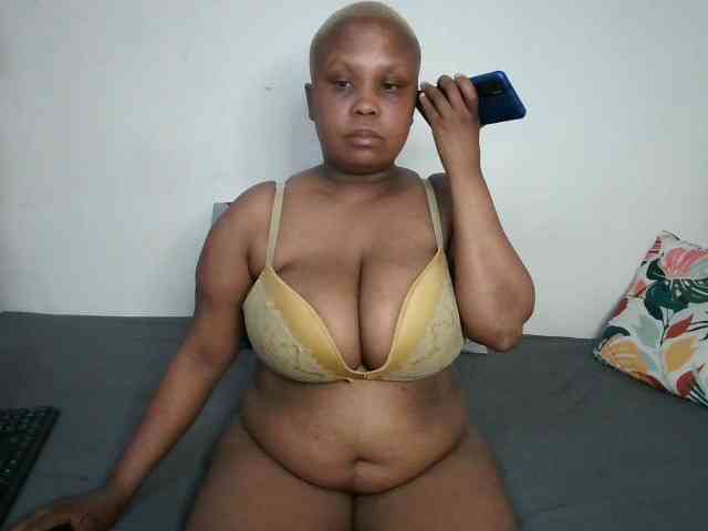 BIGTITTISXX webcam