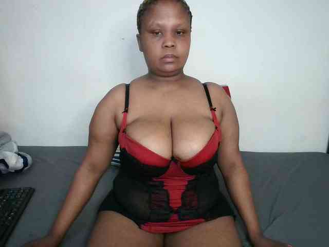 BIGTITTISXX webcam