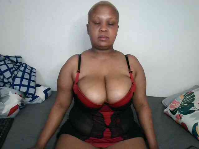 BIGTITTISXX webcam