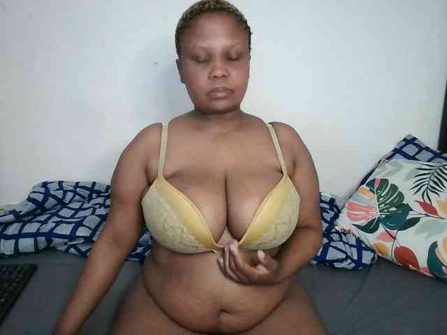 BIGTITTISXX webcam