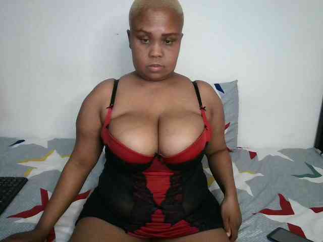 BIGTITTISXX webcam