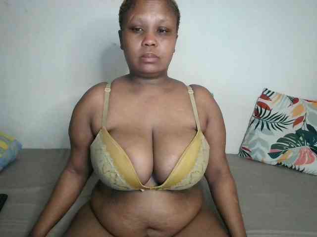 BIGTITTISXX webcam