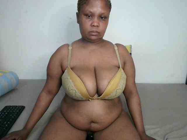 BIGTITTISXX webcam