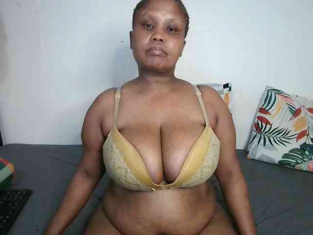 BIGTITTISXX webcam