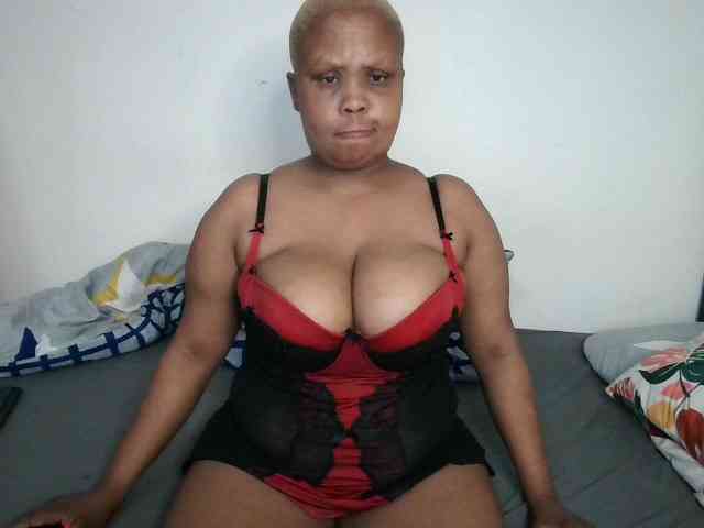 BIGTITTISXX webcam