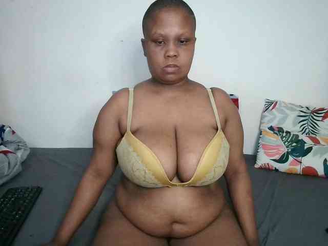 BIGTITTISXX webcam