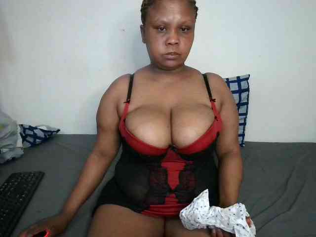 BIGTITTISXX webcam