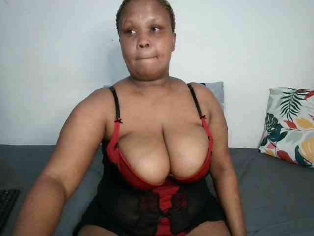 BIGTITTISXX webcam