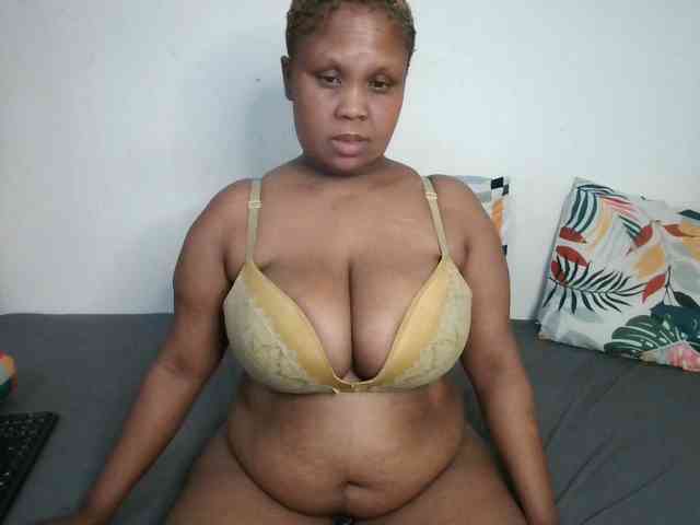 BIGTITTISXX webcam