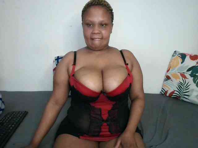 BIGTITTISXX webcam
