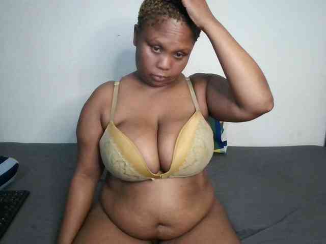 BIGTITTISXX webcam