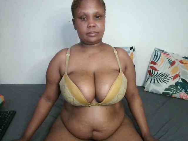 BIGTITTISXX webcam