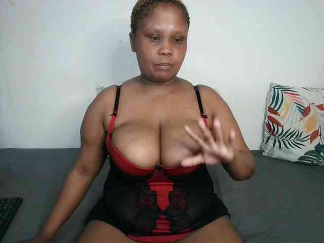 BIGTITTISXX webcam