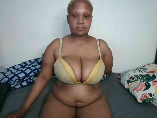 BIGTITTISXX webcam