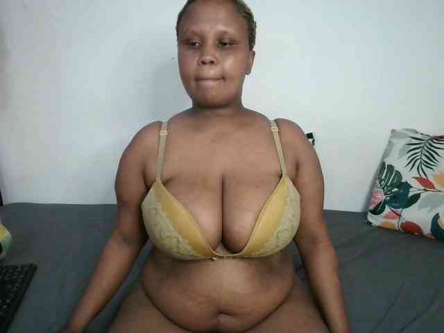 BIGTITTISXX webcam