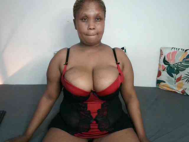 BIGTITTISXX webcam