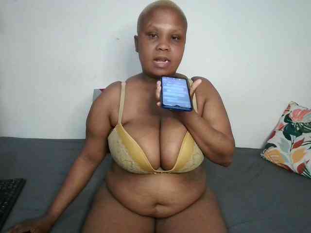 BIGTITTISXX webcam