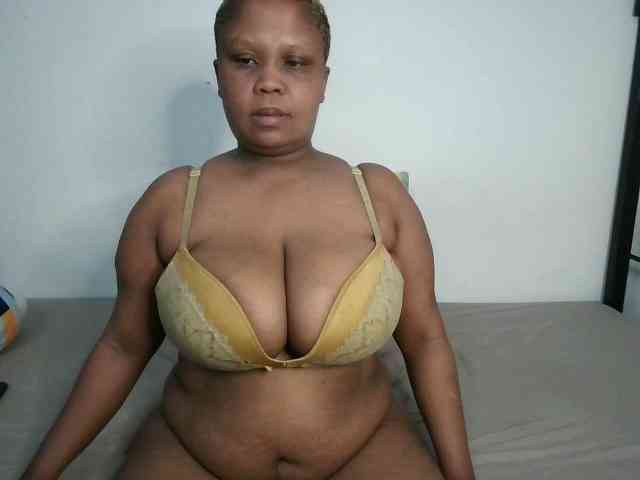 BIGTITTISXX webcam