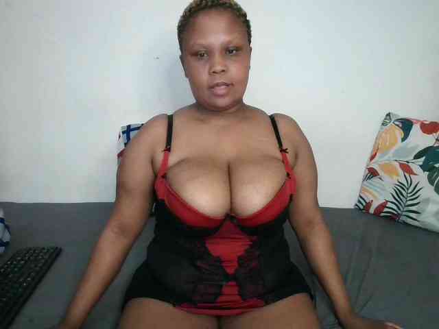 BIGTITTISXX webcam