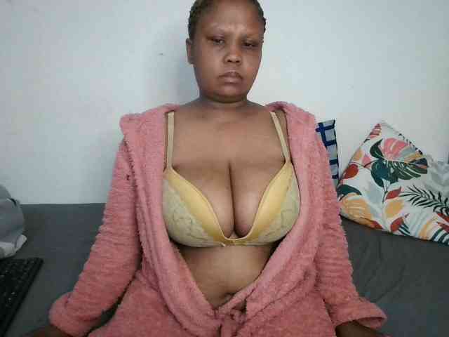 BIGTITTISXX webcam