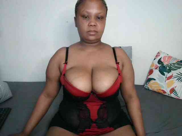 BIGTITTISXX webcam