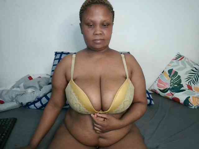 BIGTITTISXX webcam