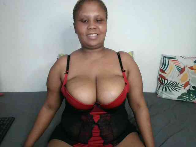 BIGTITTISXX webcam