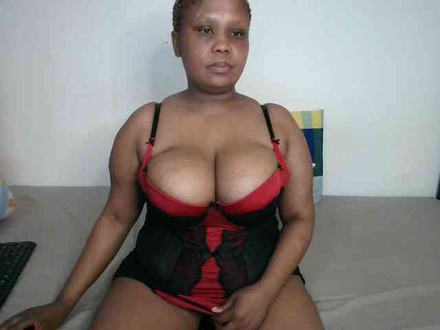 BIGTITTISXX webcam