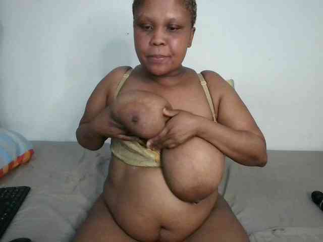 BIGTITTISXX webcam