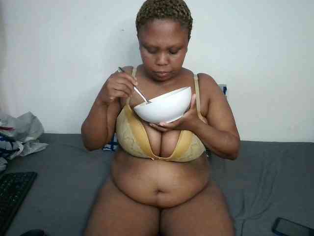 BIGTITTISXX webcam