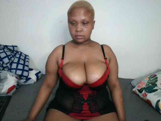 BIGTITTISXX webcam