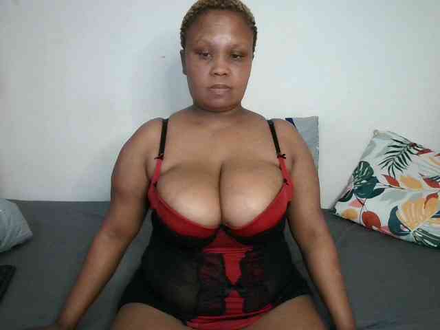 BIGTITTISXX webcam