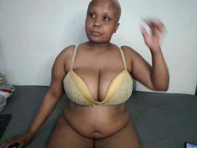 BIGTITTISXX webcam