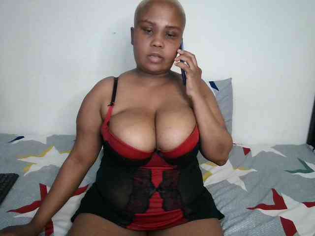 BIGTITTISXX webcam