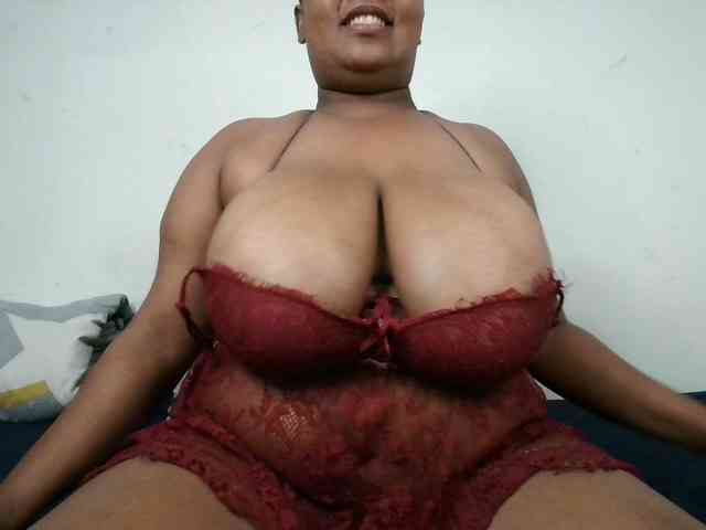 BIGTITTISXX webcam
