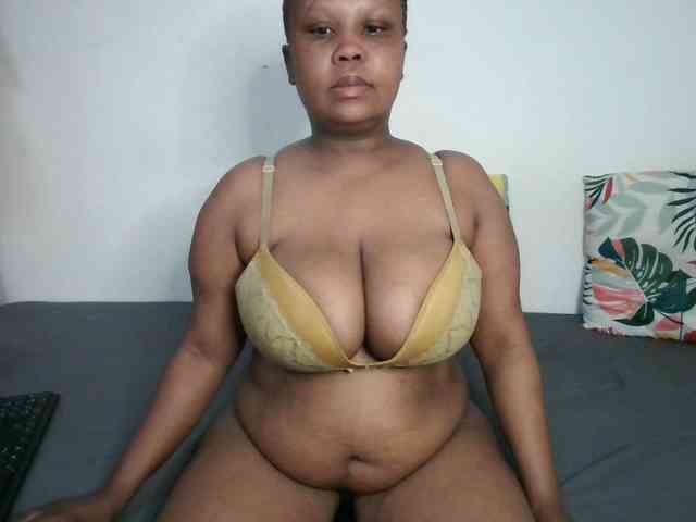 BIGTITTISXX webcam